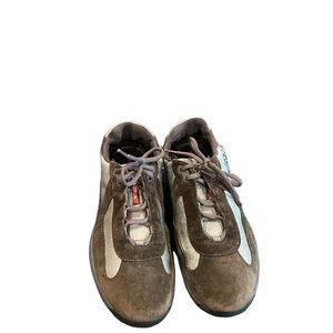 Pradas Americas Cup in gray suede